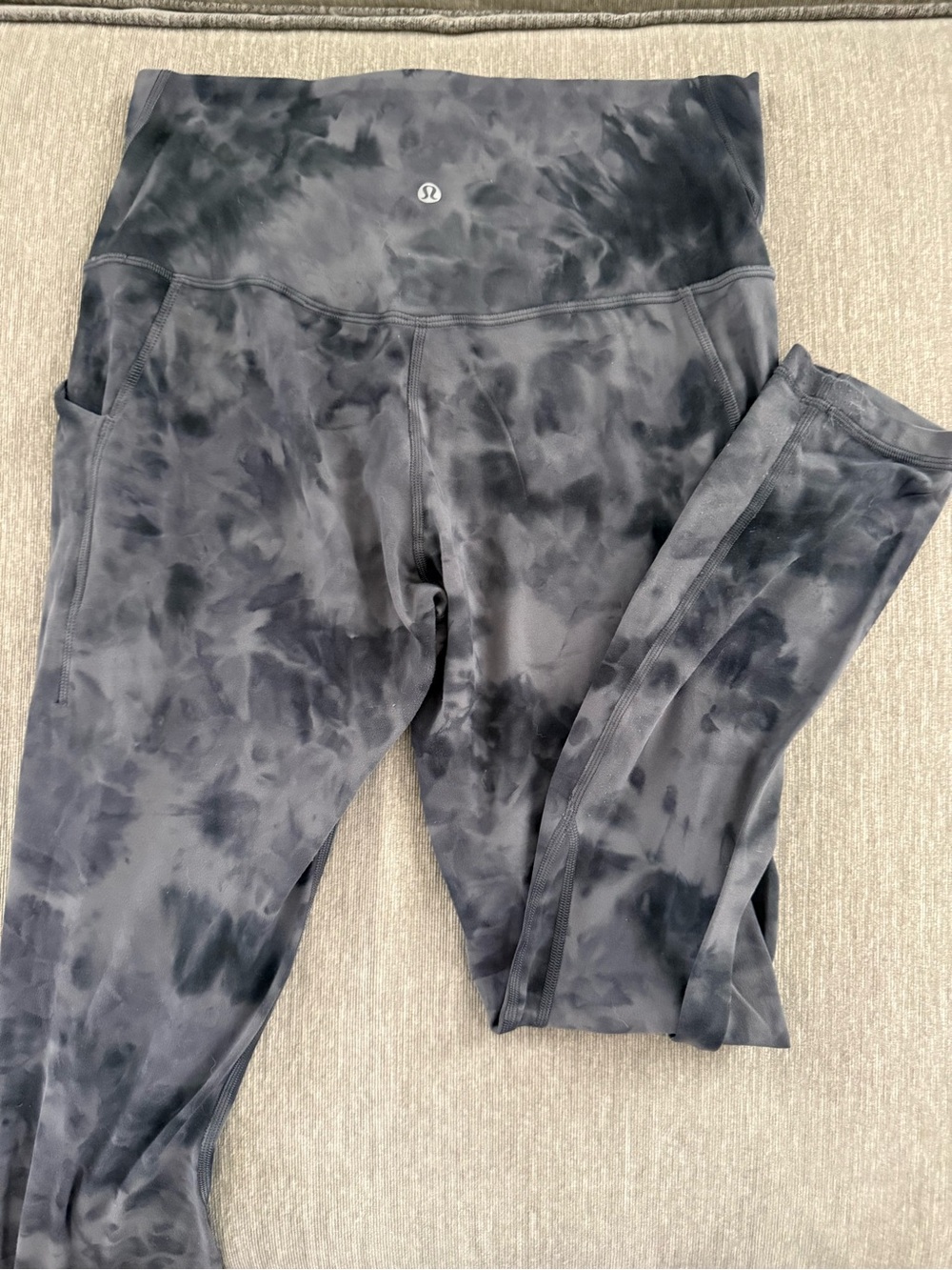 Lululemon - Picture 2 of 2